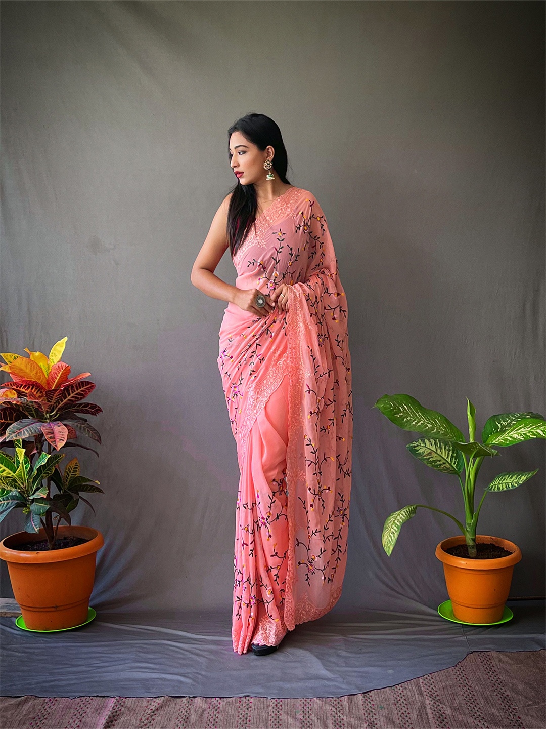 

elora Floral Embroidered Pure Georgette Saree, Pink