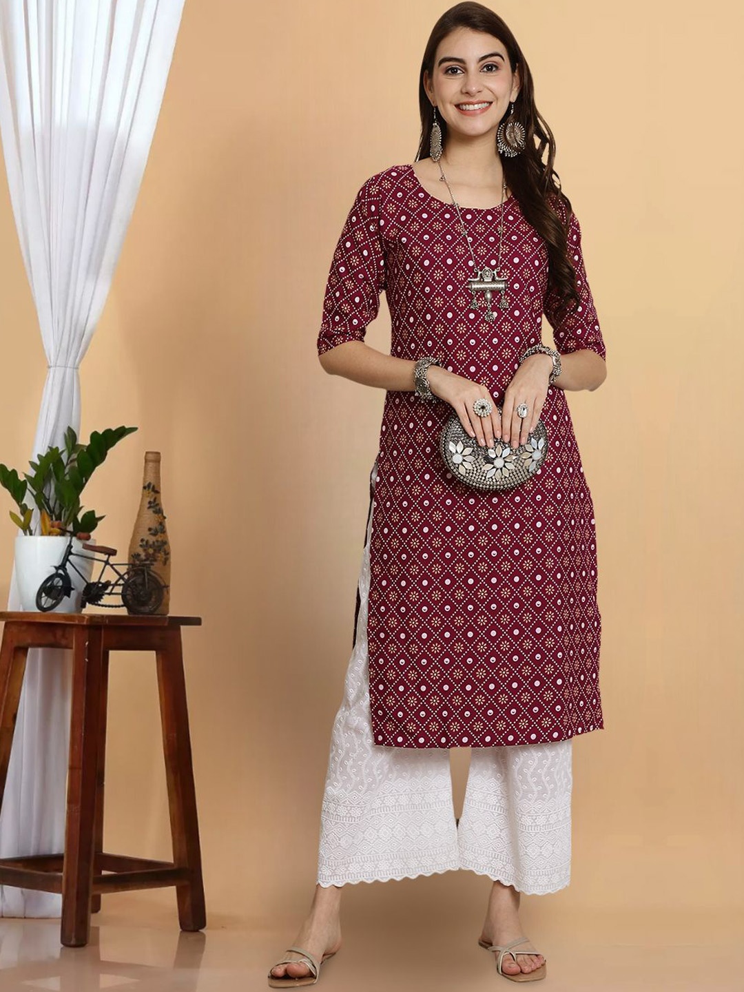 

7Threads Floral Printed Round Neck Straight Kurta, Burgundy