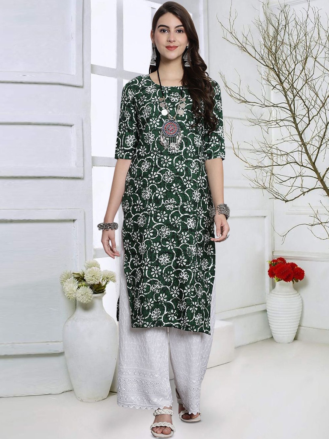 

7Threads Floral Printed Round Neck Straight Kurta, Green