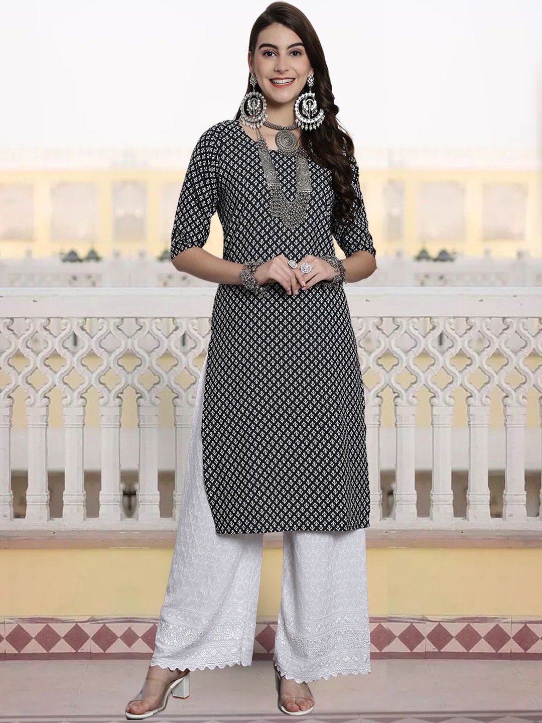 

7Threads Floral Printed Round Neck Straight Kurta, Black
