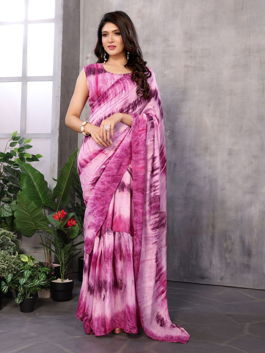 

SHIJILA Tie and Dye Ready to Wear Saree, Pink