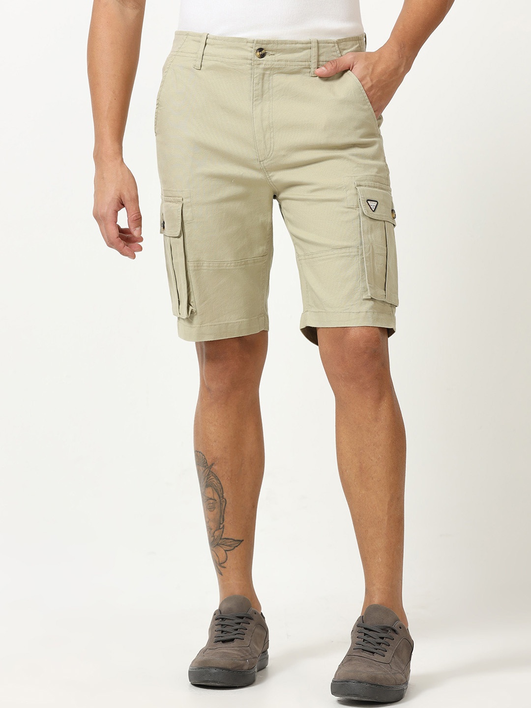

URBARO Men Low-Rise Cargo Shorts, Khaki