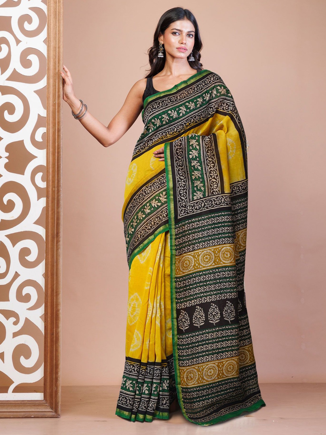 

Unnati Silks Tie and Dye Zari Handloom Bagru Saree, Yellow