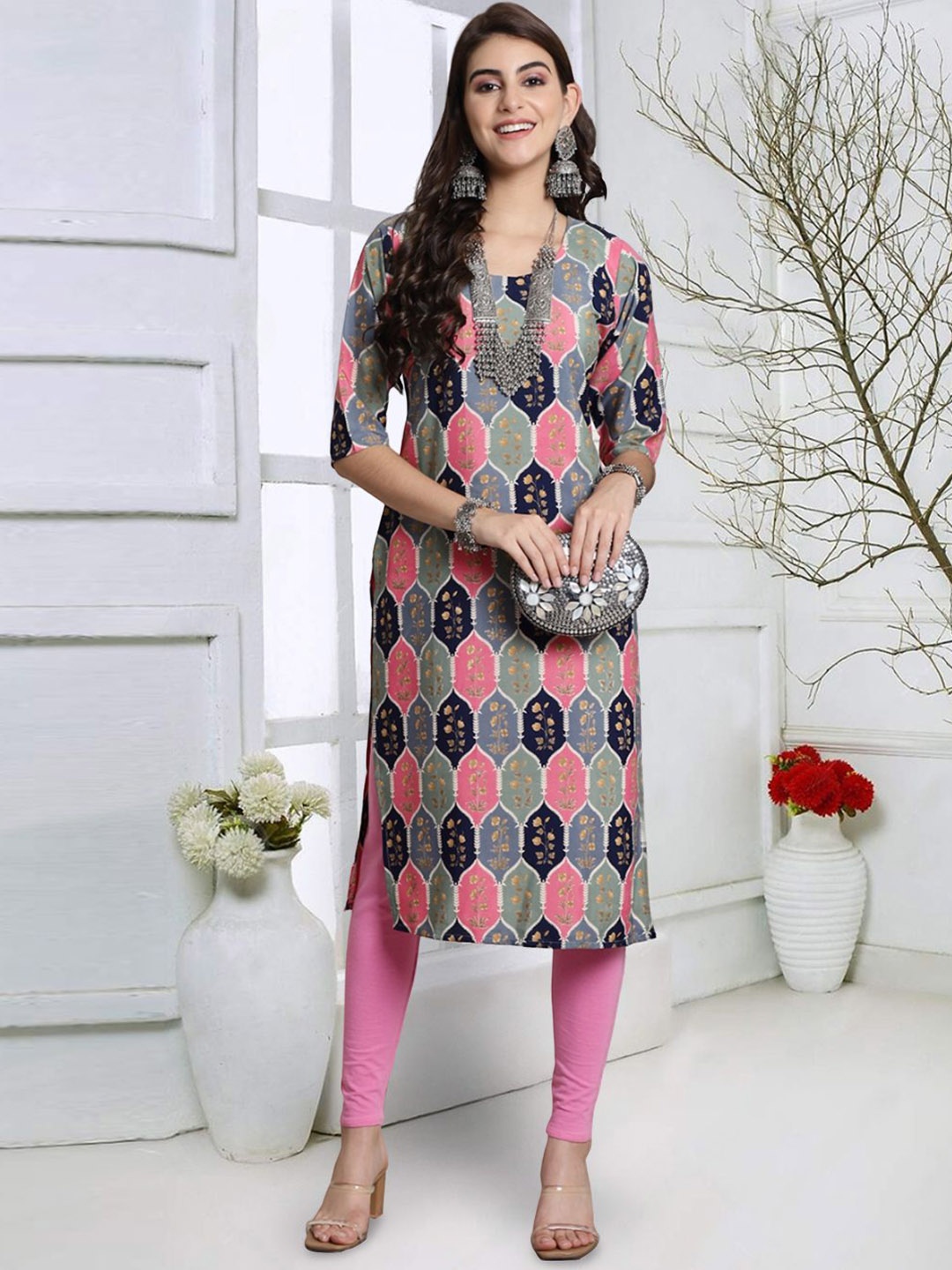 

KALINI Geometric Printed Round Neck Straight Kurta, Pink