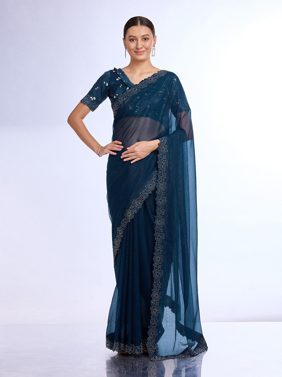 

Ishin Embellished Solid Saree, Blue