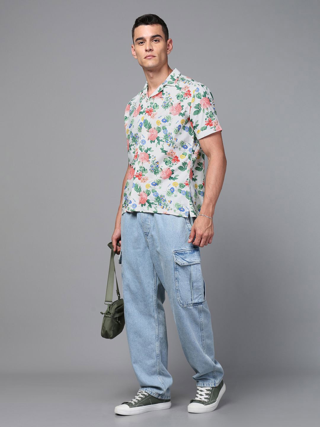 

DON VINO Men Cuban Collar Floral Printed Slim Fit Casual Shirt, Multi