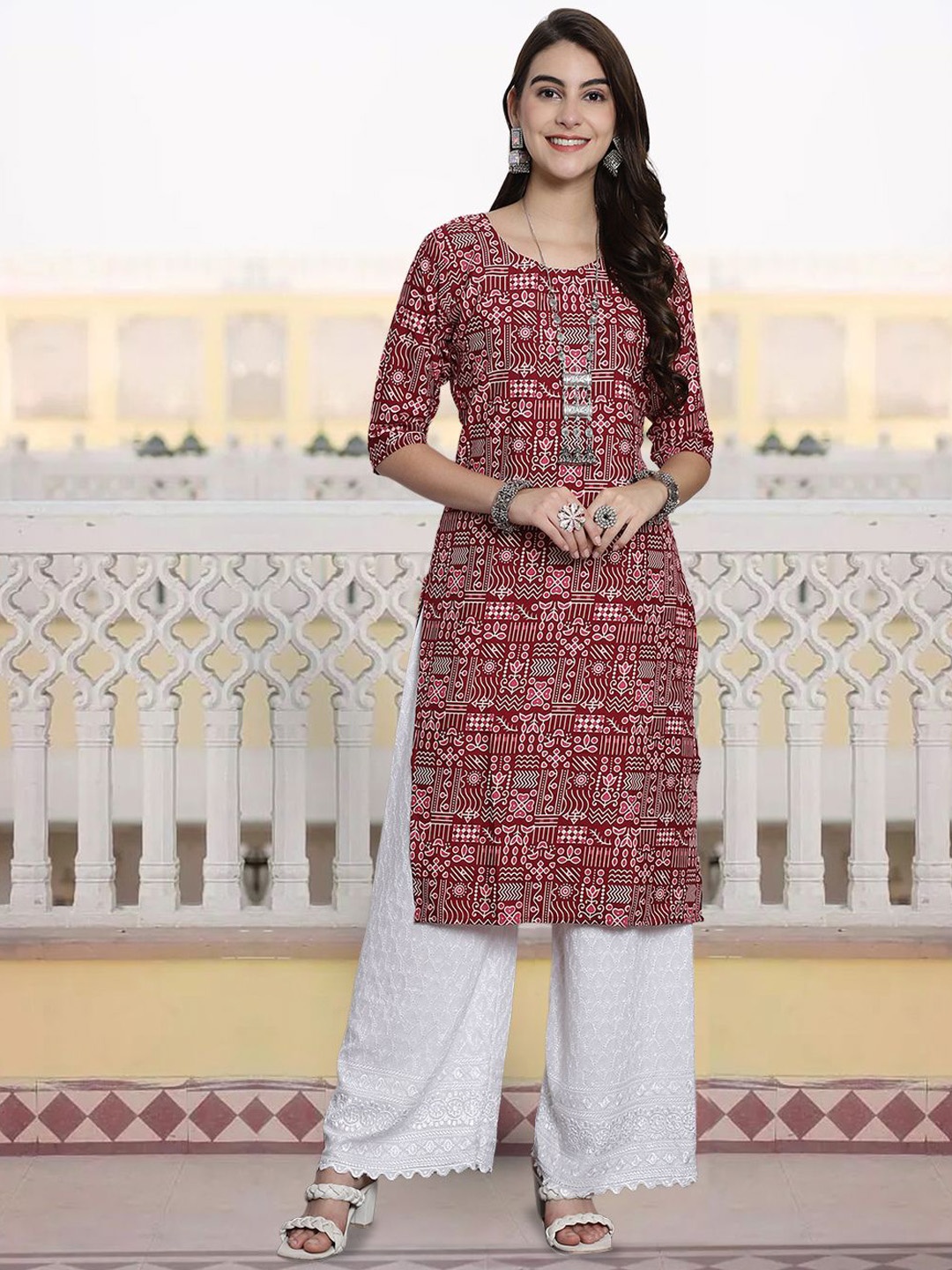 

7Threads Geometric Printed Round Neck Straight Kurta, Maroon