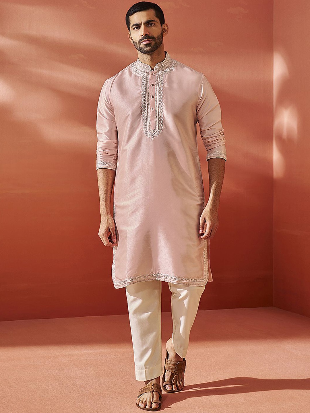 

VASTRAMAY Ethnic Motifs Embroidered Thread Work Kurta With Pyjamas, Peach