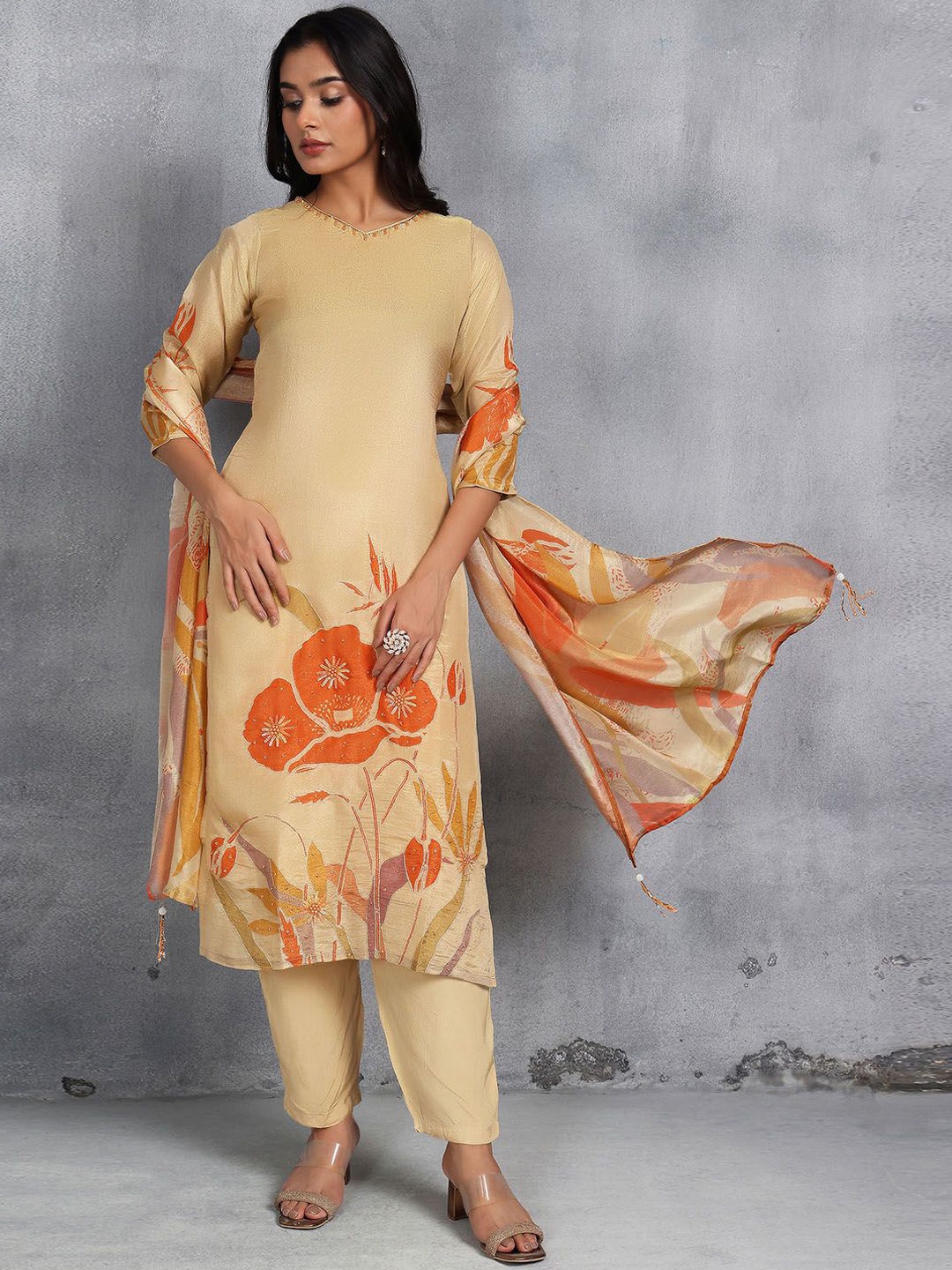 

Rang by Indya Floral Printed Beads and Stones Kurta with Trousers & Dupatta, Gold