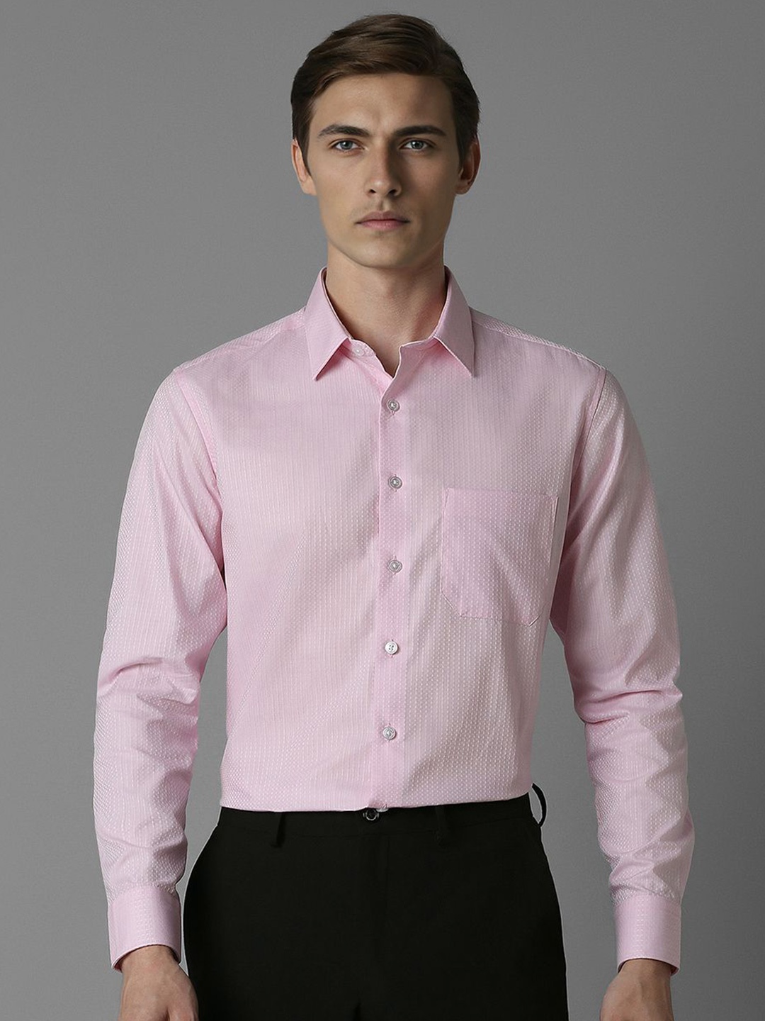 

Louis Philippe Men Spread Collar Geometric Printed Cotton Slim Fit Formal Shirt, Pink
