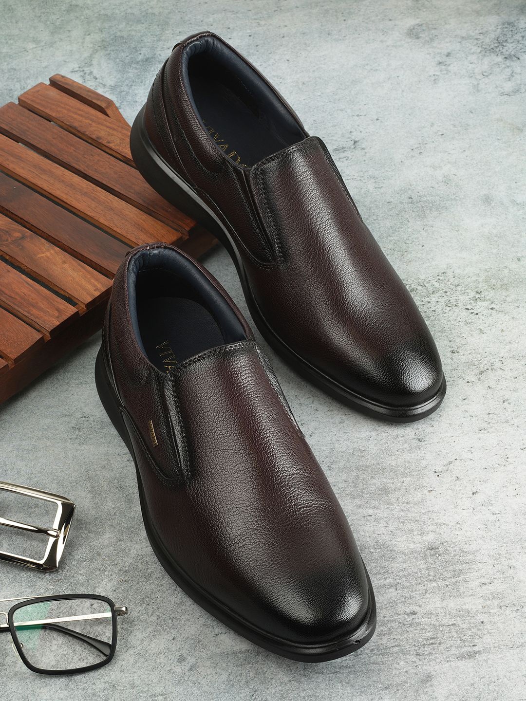 

WALKWAY by Metro Men Formal Slip-On Shoes, Maroon