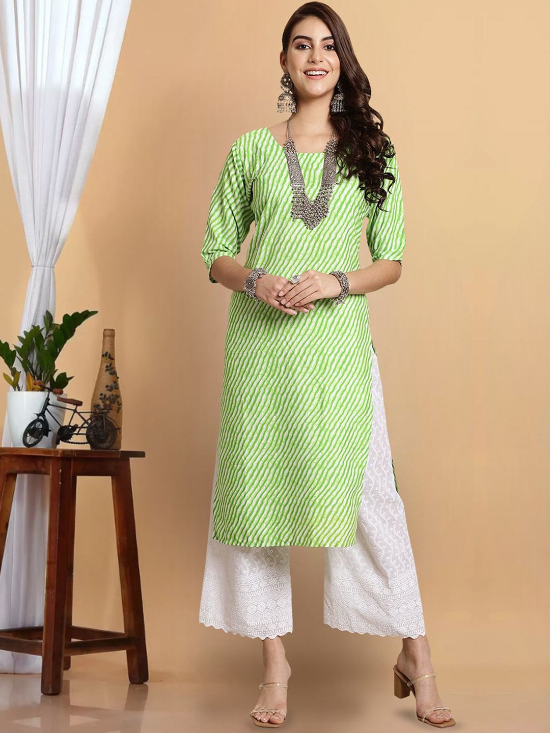 

7Threads Leheriya Printed Round Neck Crepe Straight Kurta, Green
