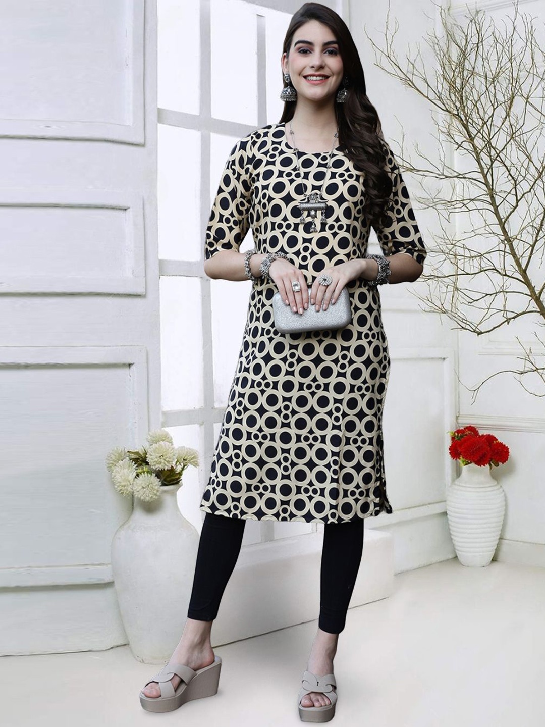 

7Threads Geometric Printed Round Neck Straight Kurta, Black