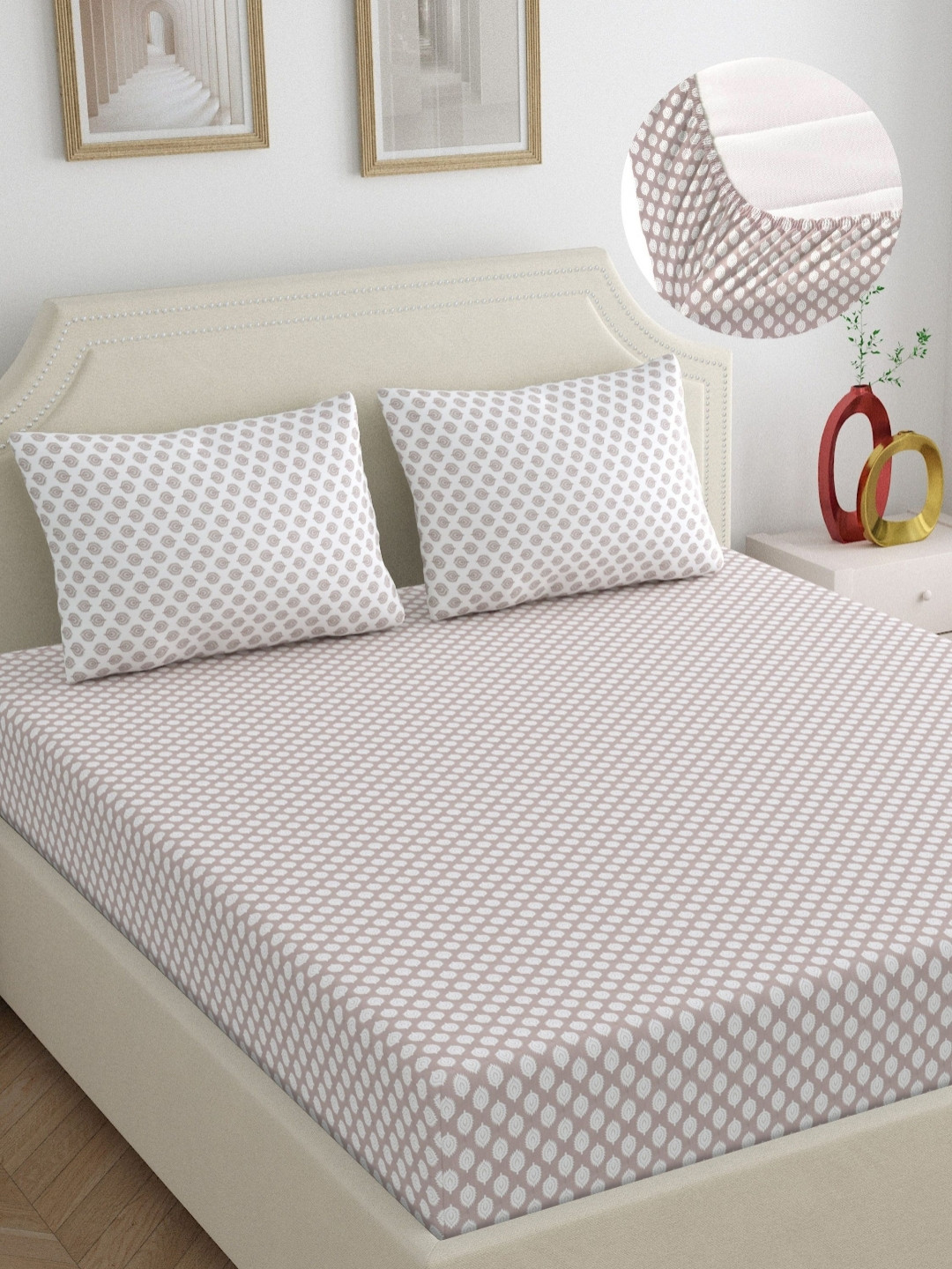 

Dreamscape Grey & White 250 TC King Bedsheet with 2 Pillow Covers