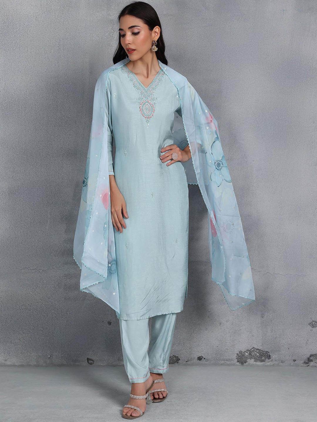 

Rang by Indya Women Ethnic Motifs Regular Thread Work Kurta with Trousers & With Dupatta, Blue