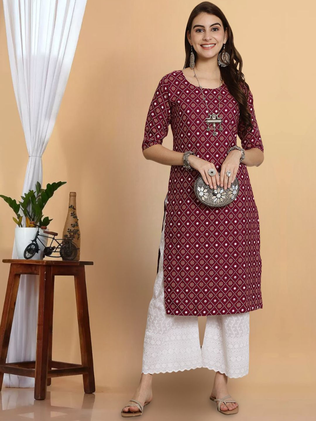 

7Threads Floral Printed Mirror Work Round Neck Straight Kurta, Maroon