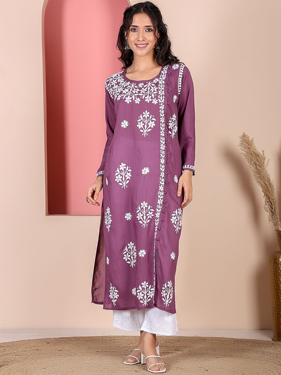 

Chowkhat Floral Embroidered Round Neck Straight Kurta, Purple