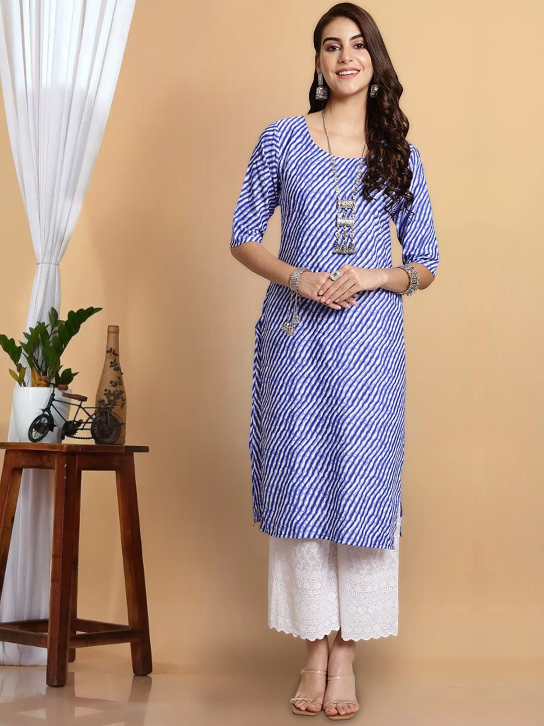 

7Threads Leheriya Printed Round Neck Straight Kurta, Blue