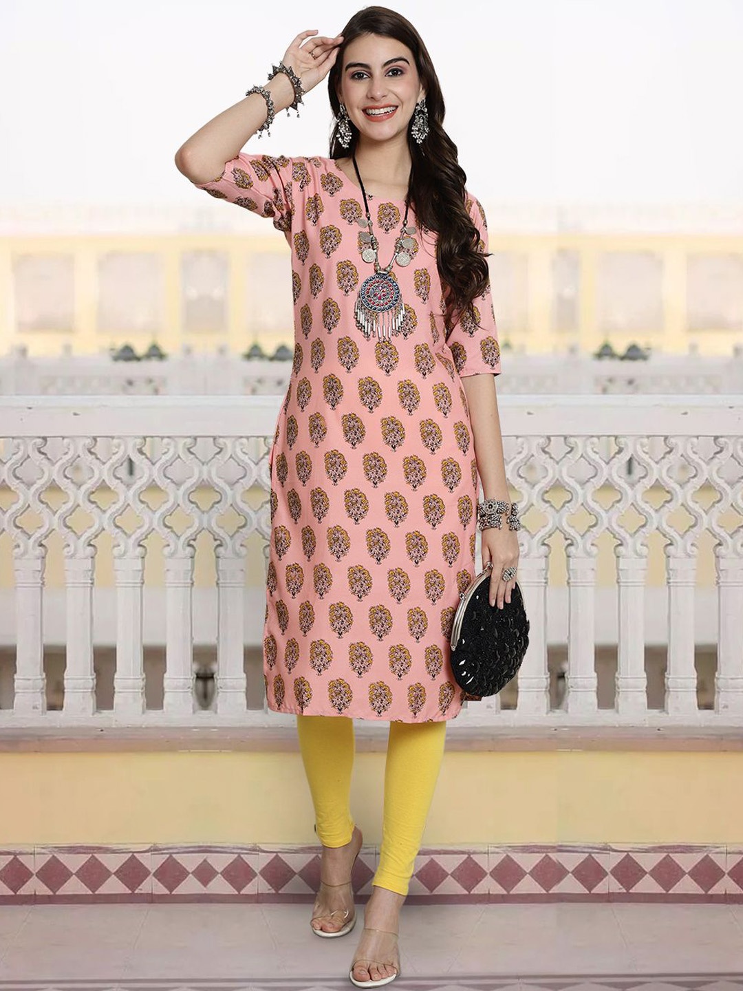 

7Threads Floral Printed Round Neck Straight Kurta, Pink