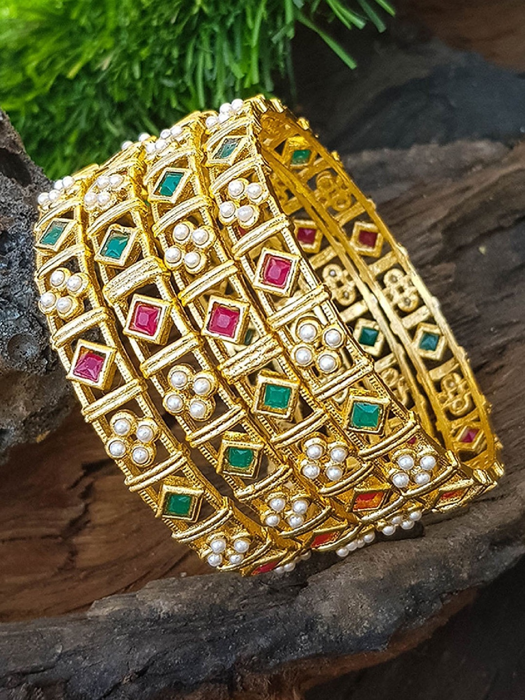 

GRIIHAM Set Of 4 Gold-Plated American Diamond Bangles