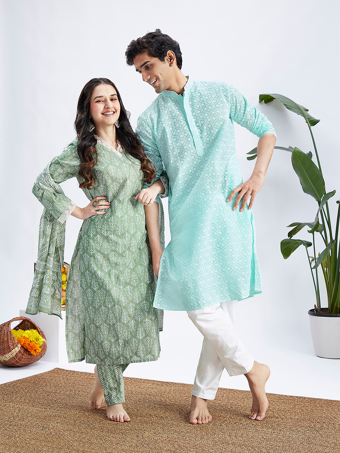 

VASTRAMAY Floral Printed Regular Kurta with Pyjamas & Dupatta, Green