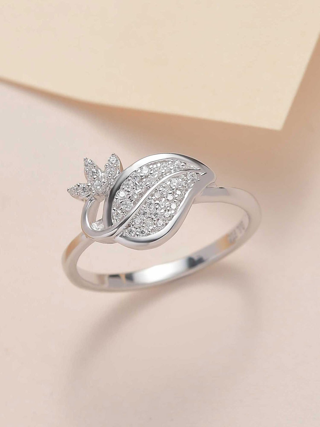 

Ornate Jewels Women 925 Sterling Silver American Diamond Leaf Design Ring