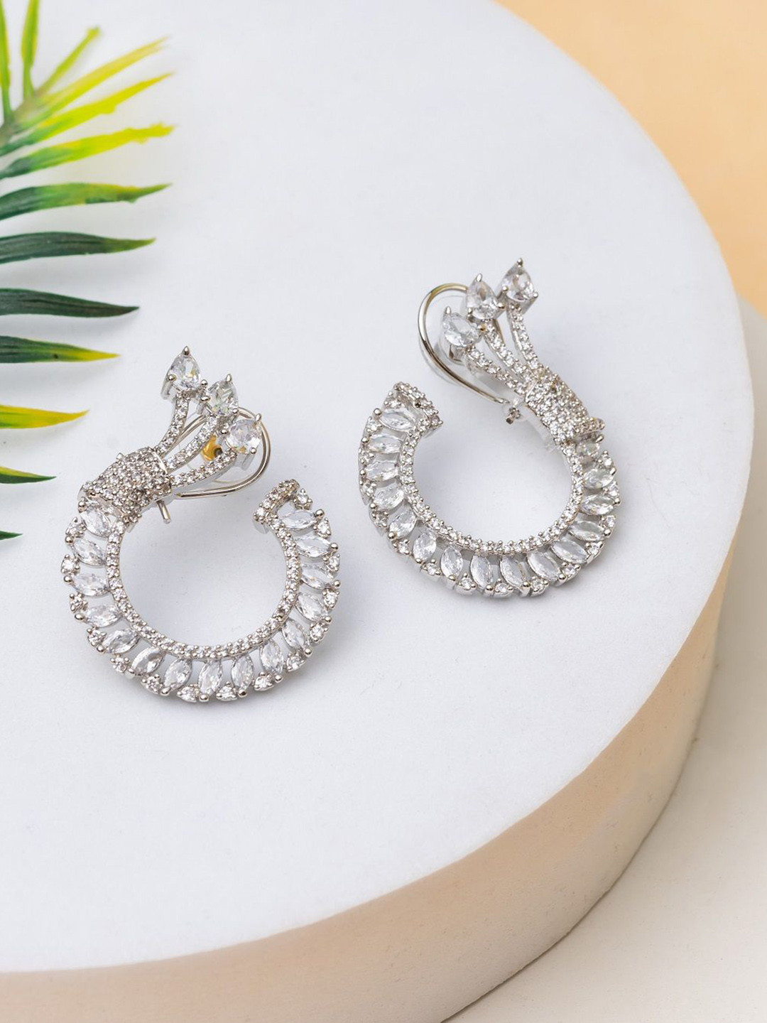 

PUTSTYLE Silver-Plated American Diamond Studded Classic Studs