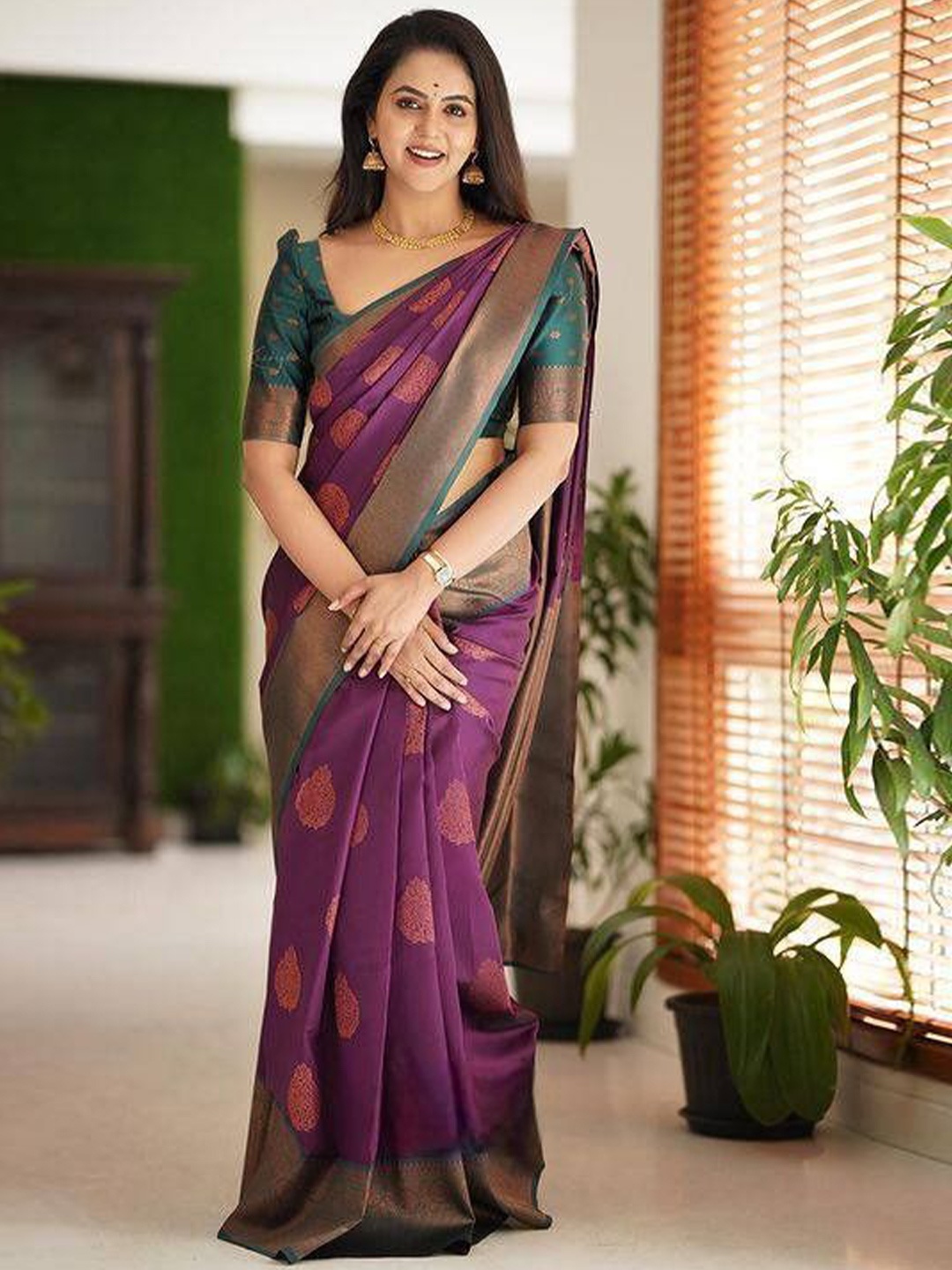 

Marziyaa Woven Design Zari Banarasi Saree, Purple