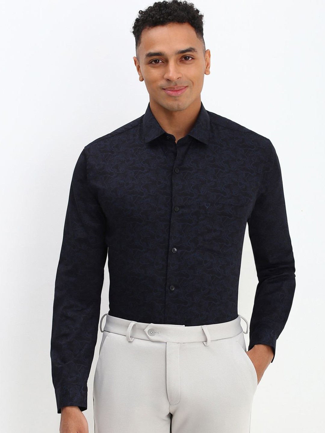 

Allen Solly Men Spread Collar Floral Printed Cotton Slim Fit Formal Shirt, Navy blue