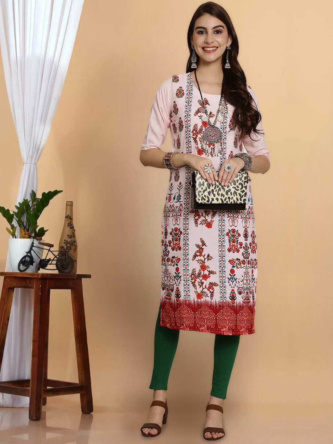 

7Threads Floral Printed Round Neck Straight Kurta, Pink