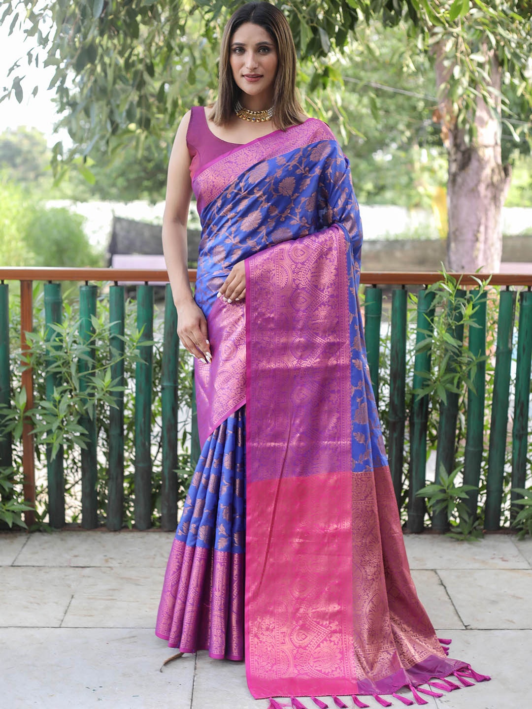 

KIMISHA Woven Design Zari Kanjeevaram Saree, Blue
