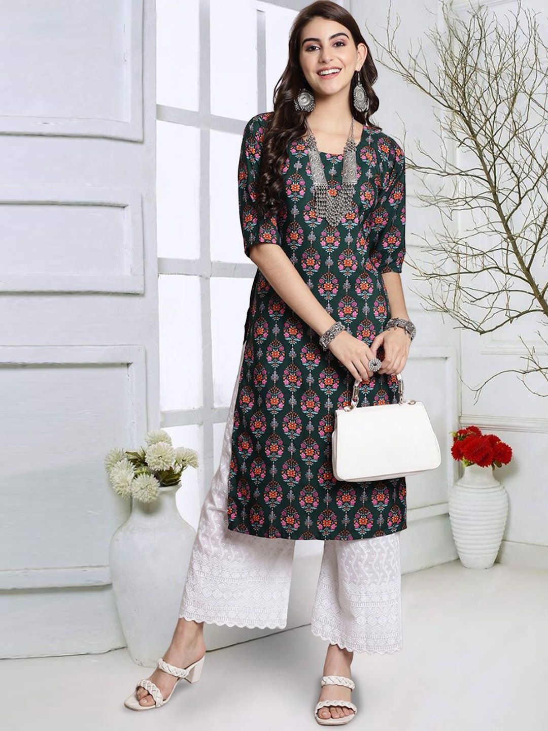 

7Threads Floral Printed Round Neck Straight Kurta, Black