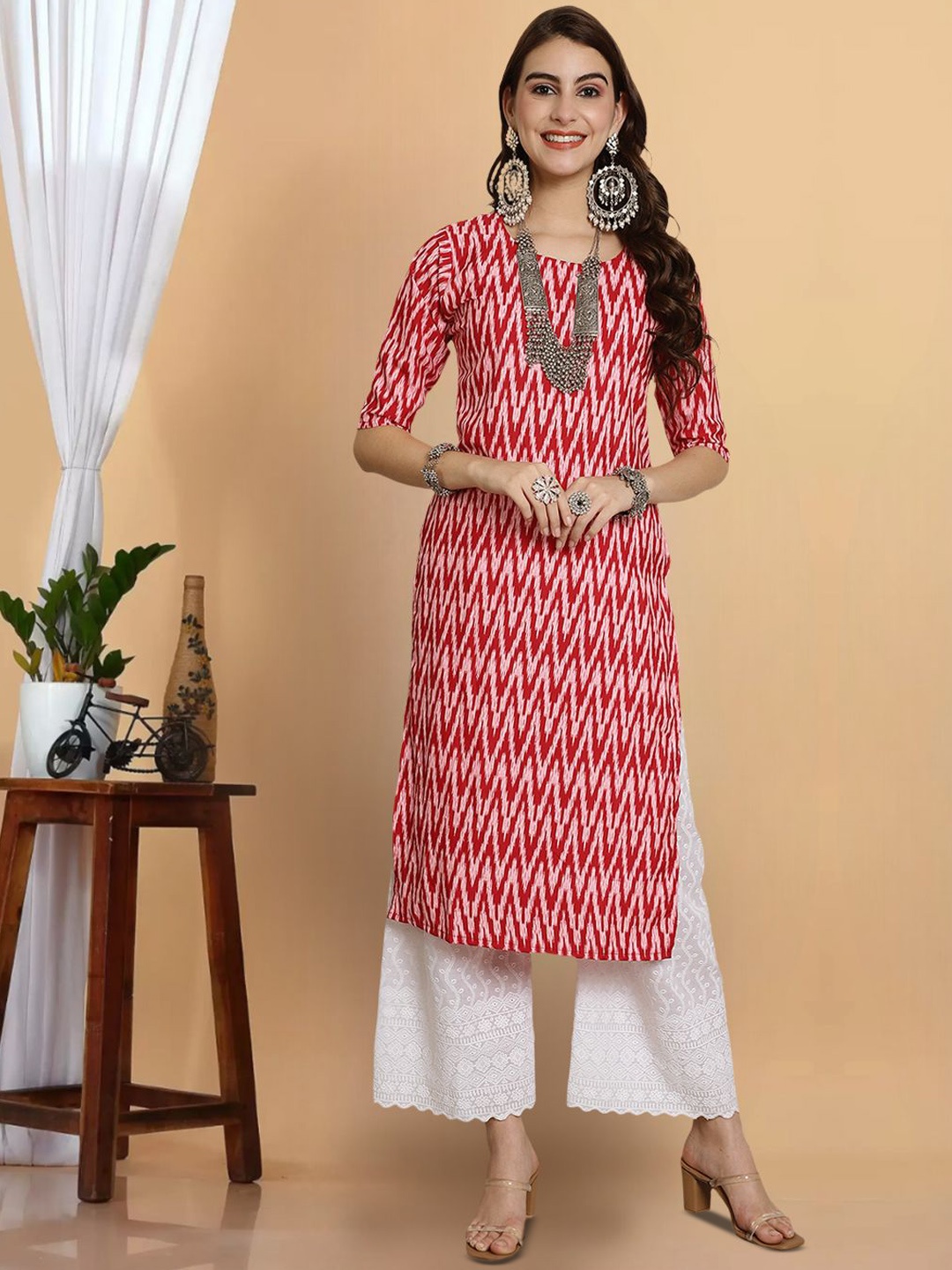 

7Threads Geomtric Printed Round Neck Straight Kurta, Red