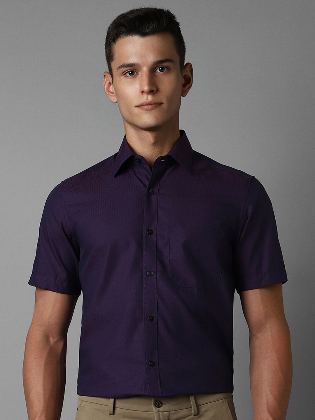 

Louis Philippe Men Classic Spread Collar Geometric Printed Cotton Formal Shirt, Purple
