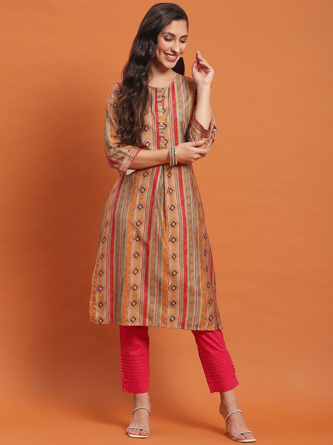 

Shree Ethnic Motifs Printed Round Neck Straight Kurta, Olive