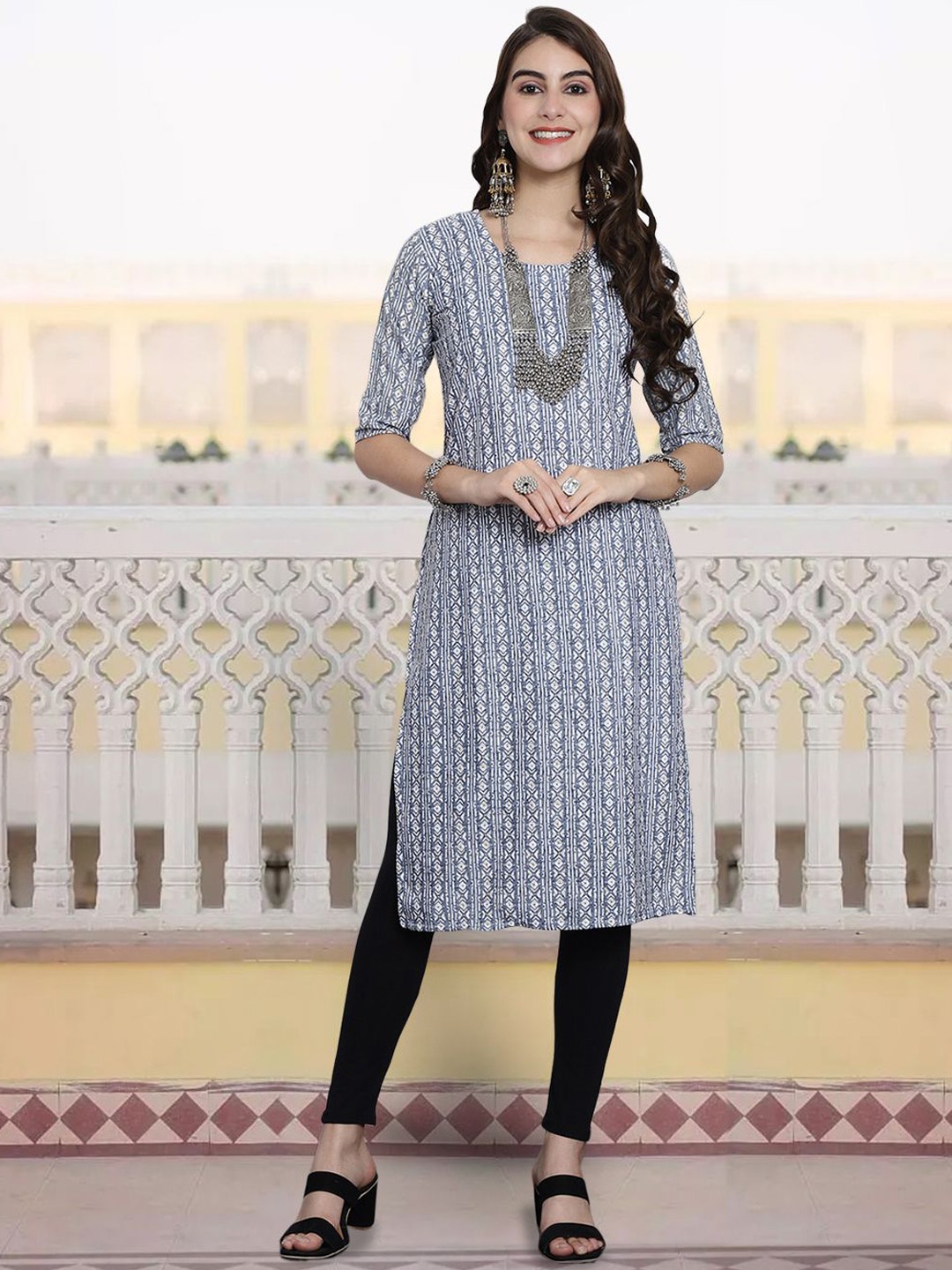 

KALINI Geometric Printed Round Neck Straight Kurta, Grey