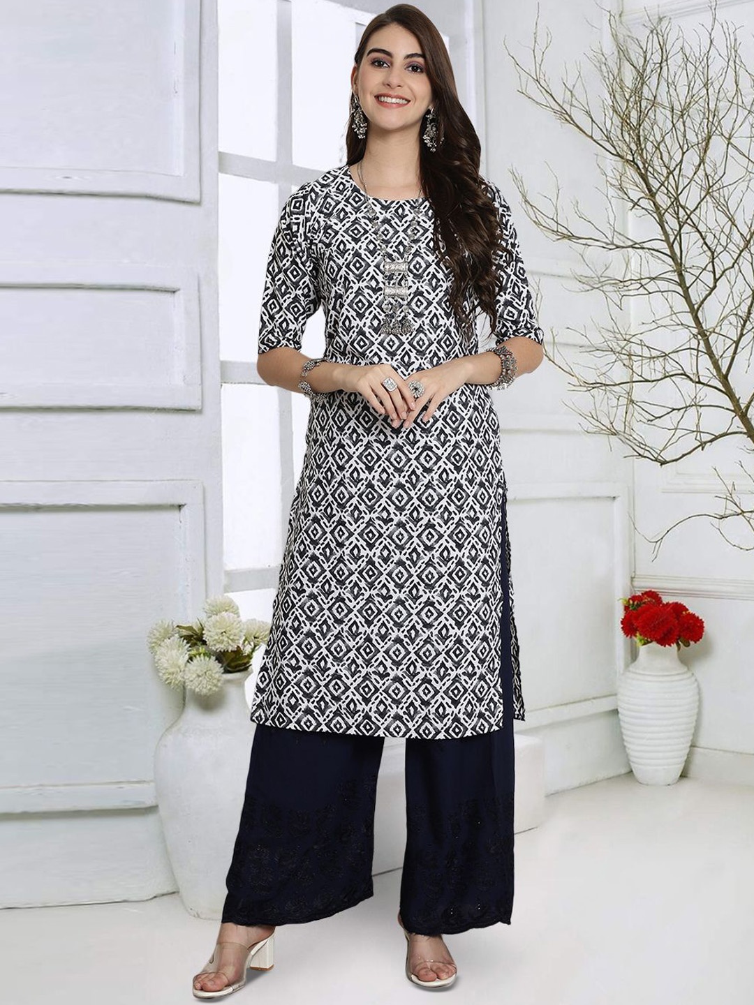 

7Threads Geometric Printed Round Neck Straight Kurta, White