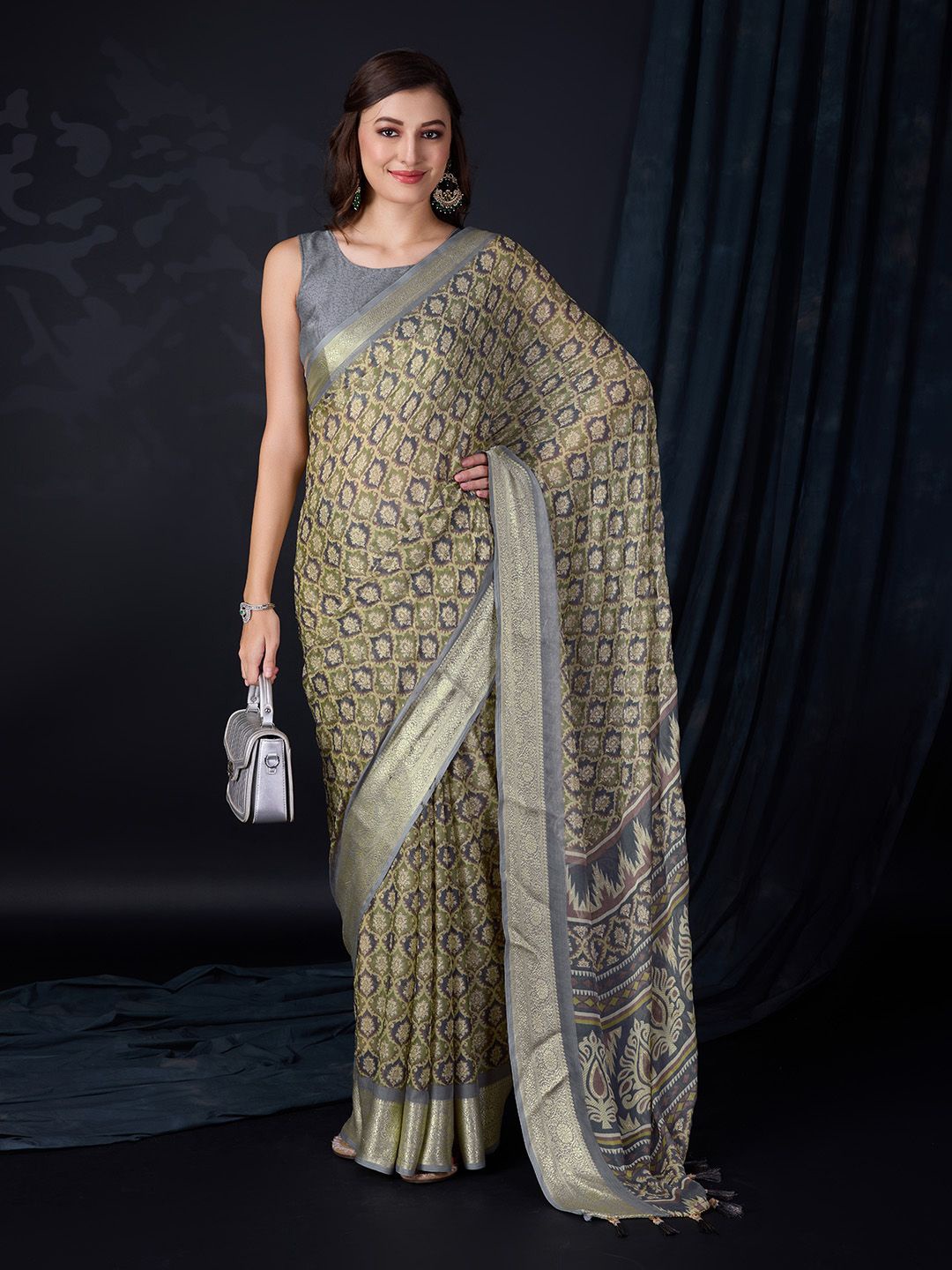 

Ishin Ethnic Motifs Zari Saree, Green