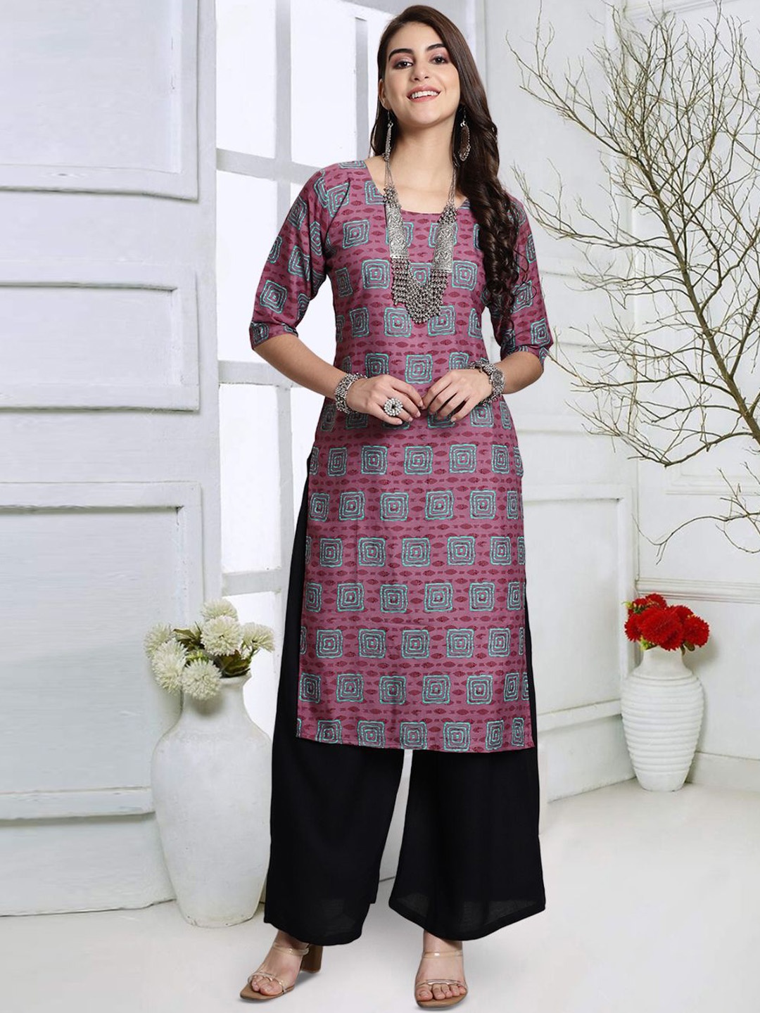 

7Threads Floral Printed Round Neck Straight Kurta, Purple