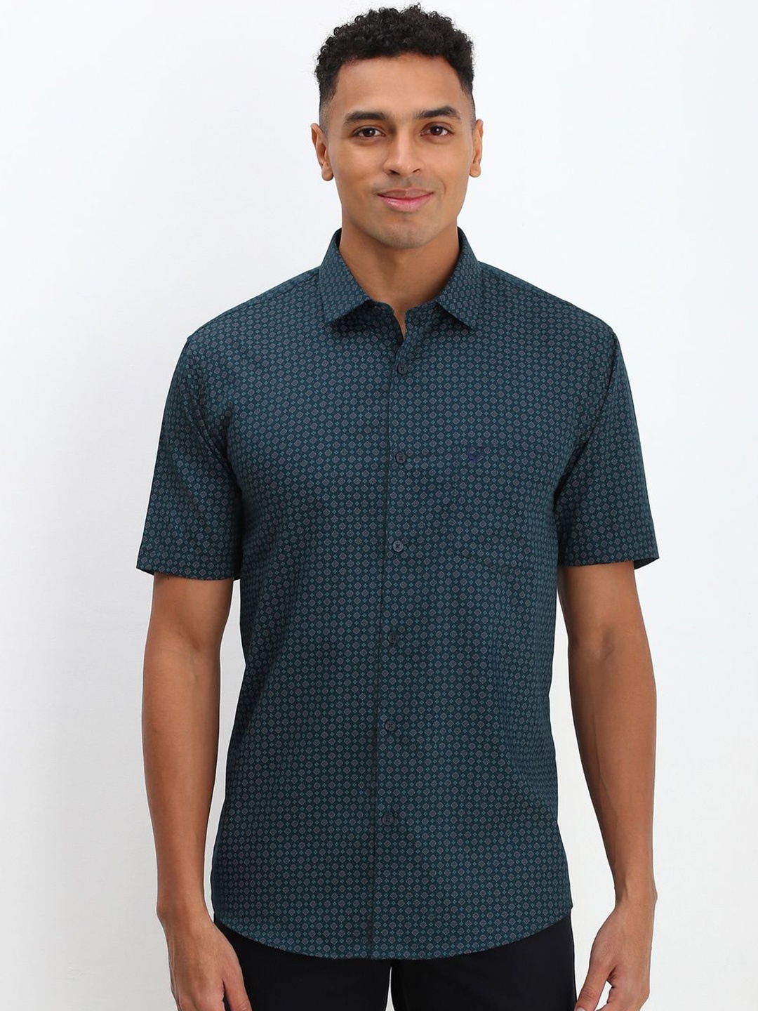 

Allen Solly Men Spread Collar Floral Printed Cotton Slim Fit Casual Shirt, Green