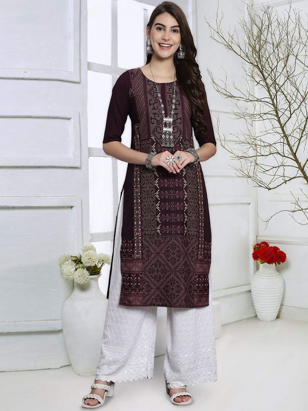 

7Threads Geometric Printed Round Neck Short Sleeves Straight Kurta, Burgundy