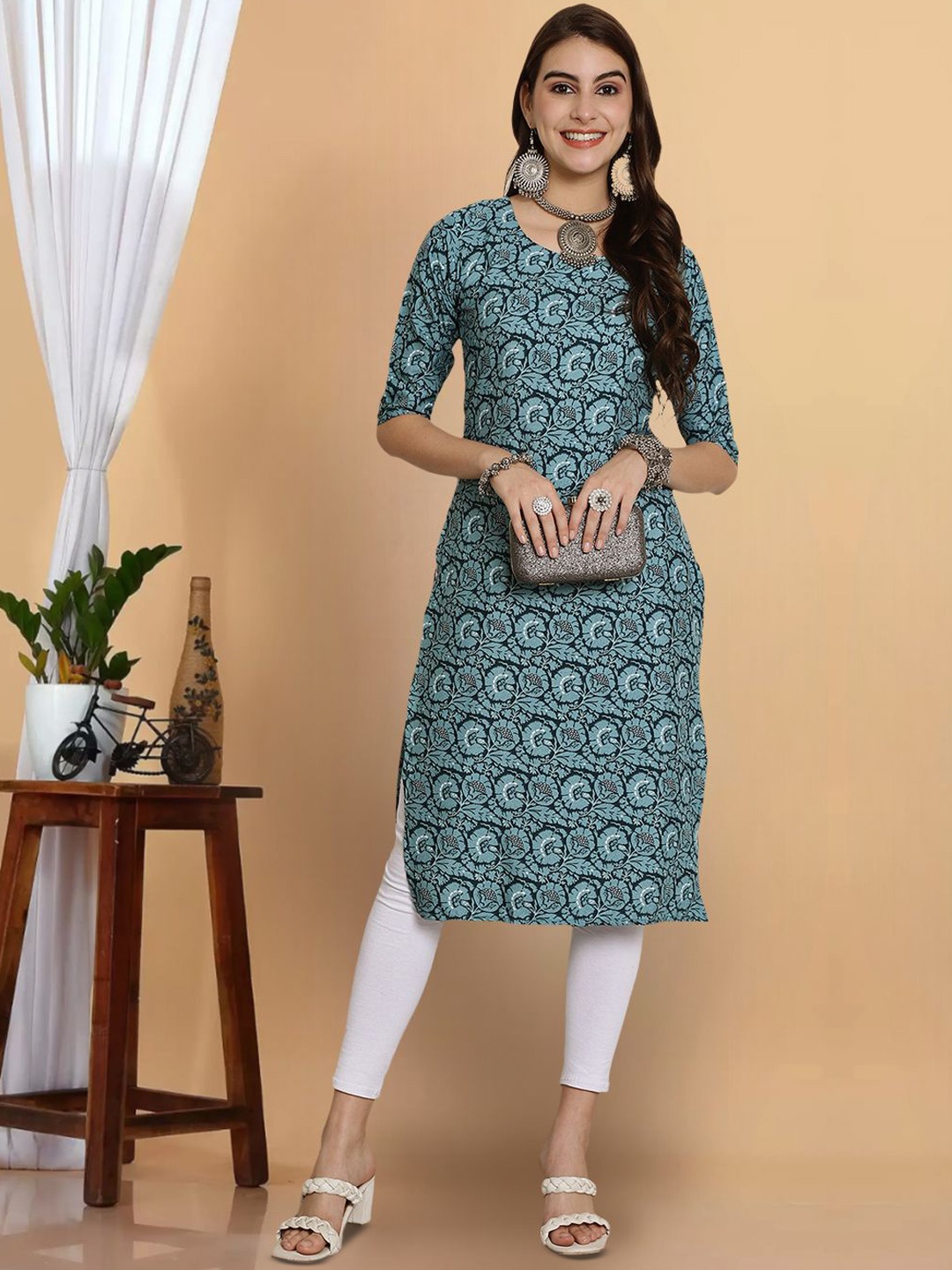 

7Threads Floral Printed Round Neck Straight Kurta, Blue