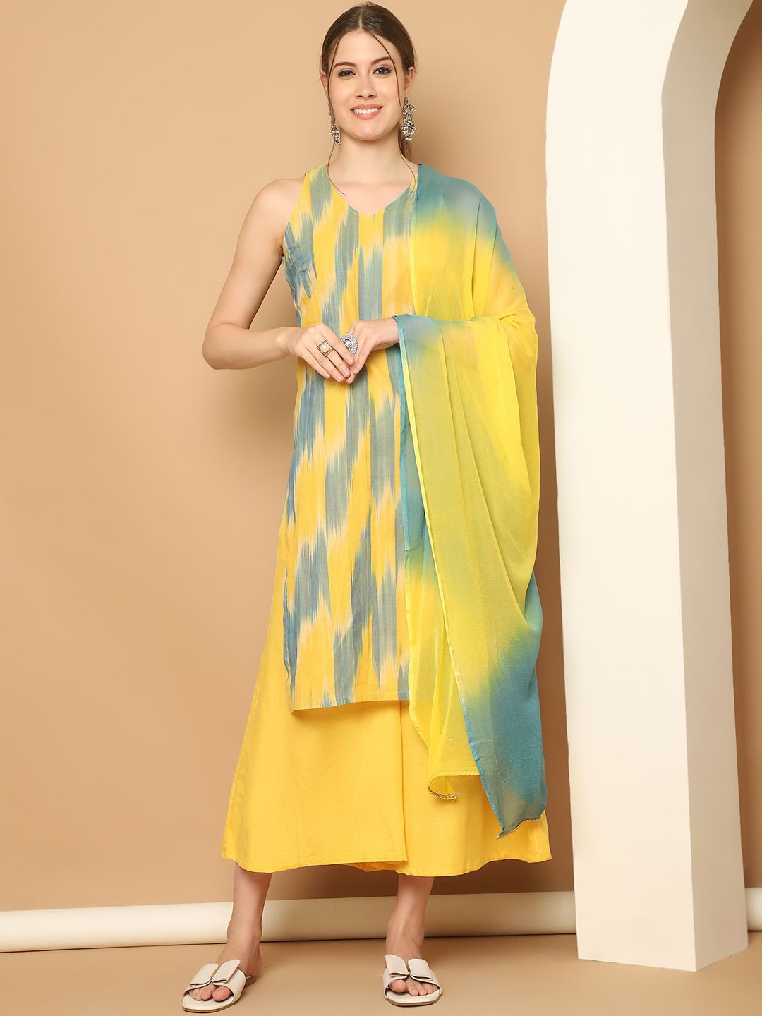 

Jompers Abstract Printed V-Neck Pure Cotton Straight Kurta With Palazzos & Dupatta, Yellow