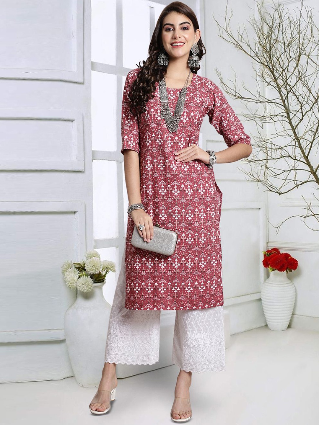 

7Threads Ethnic Motifs Printed Round Neck Straight Kurta, Pink