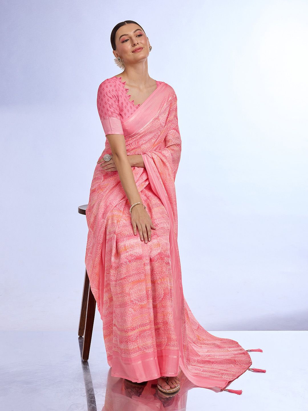 

Ishin Floral woven Zari Saree, Pink