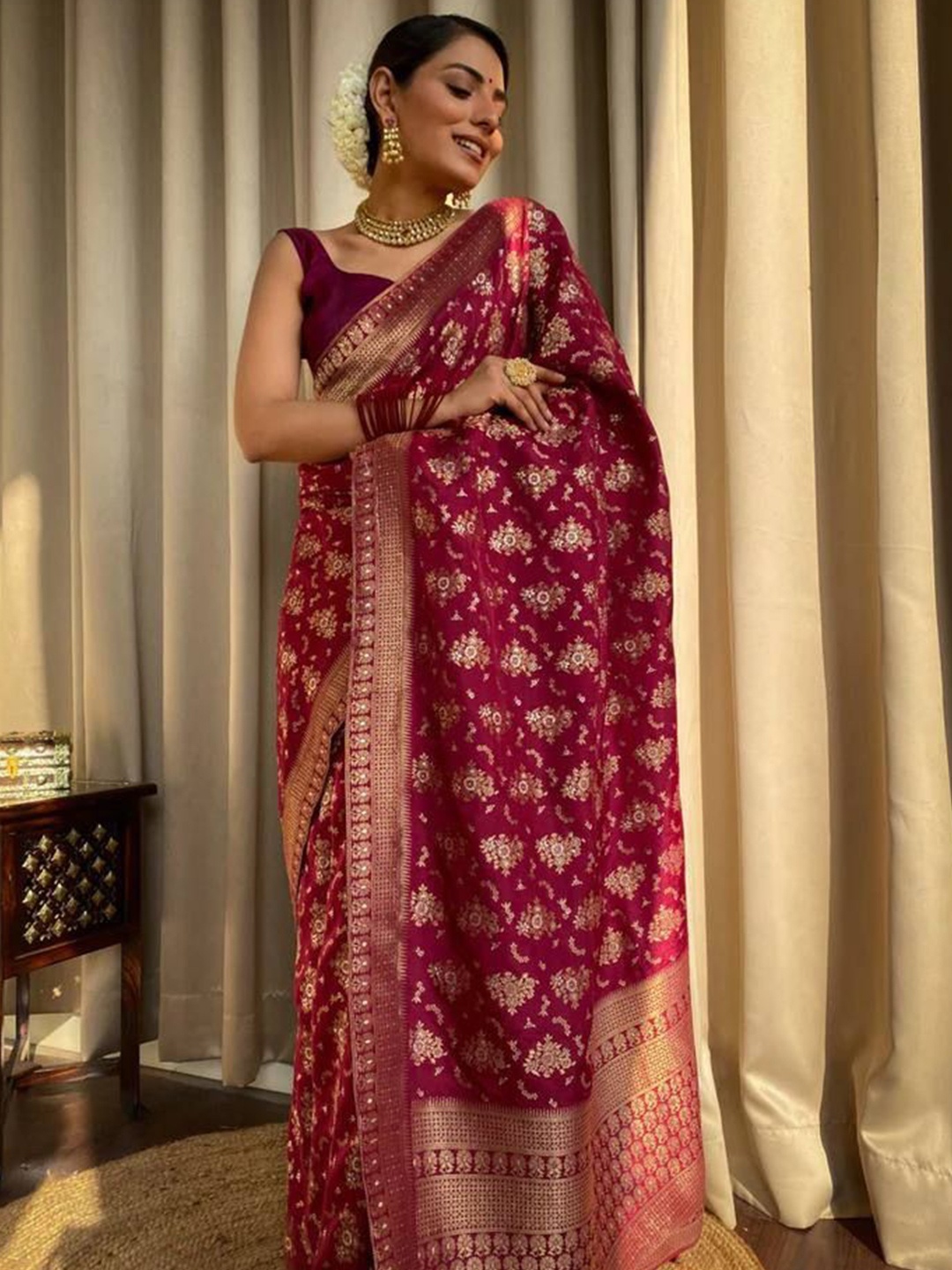 

Marziyaa Woven Design Zari Banarasi Saree, Magenta