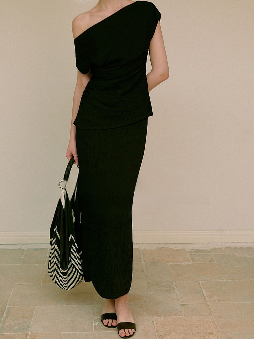 

LULU & SKY Straight maxi Skirt, Black