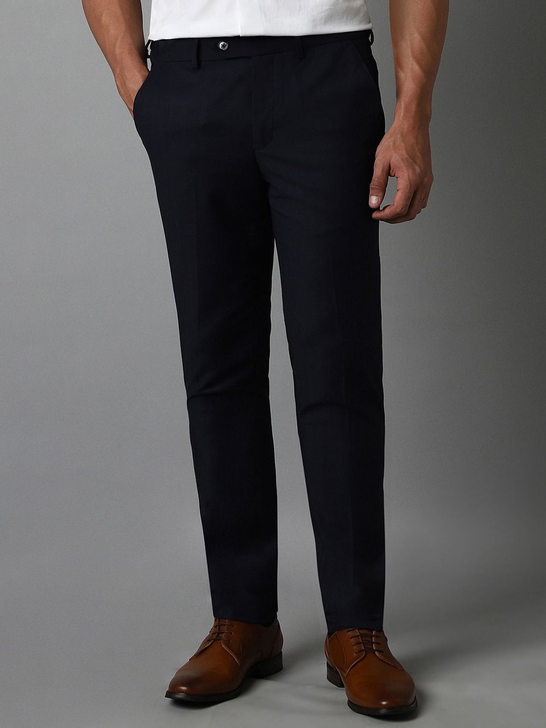 

Louis Philippe Men Checked Slim Fit Solid Formal Trousers, Navy blue