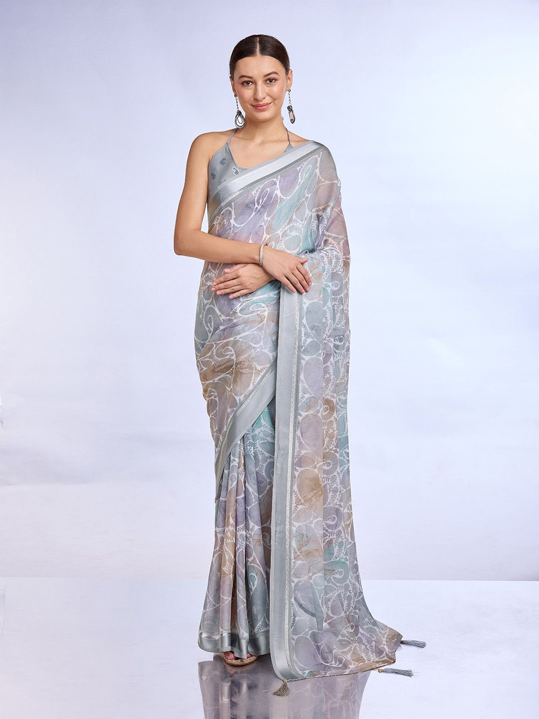 

Ishin Floral printed Zari Poly Georgette Saree, Grey