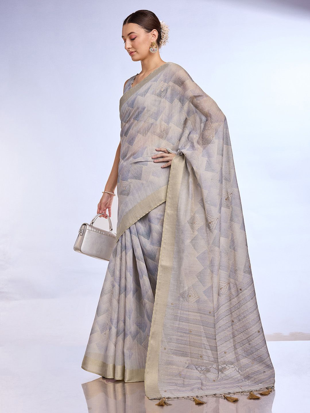 

Ishin Zari Tissue Saree, Grey